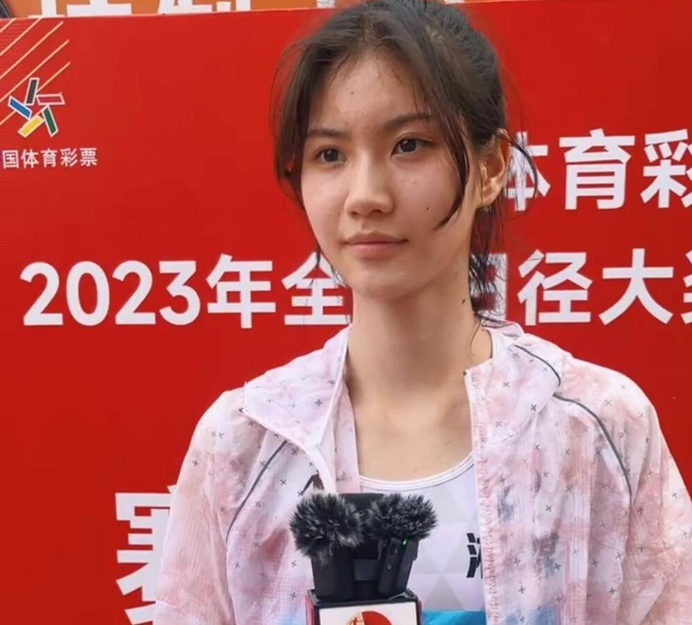 （中国跨栏美女）牛！中国跨栏女神13秒15夺三连冠，创今年最佳，颜值也无敌了插图