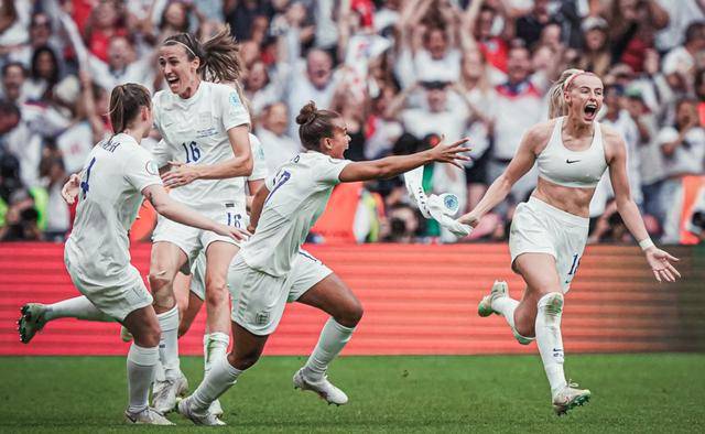 （女足3:0英格兰）英格兰女足半场1-0海地：“双高”战术奏效，中国女足必须拼中场插图