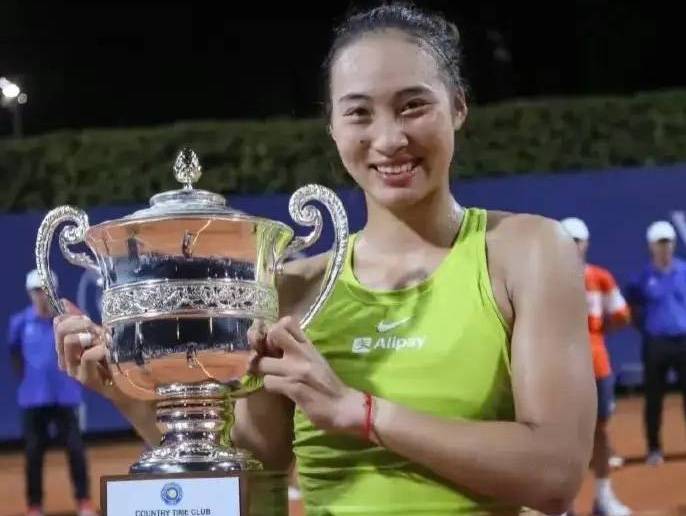 （欧洲什么时候有弓箭）WTA250巴勒莫站：郑钦文2比1完胜夺冠，刷新中国大陆网球6大纪录插图