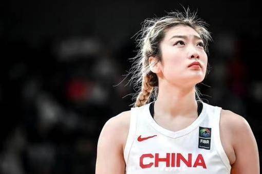 （李梦 CBA）CBA重罚多名球星，被骂不端庄，李梦怼球迷，大运男篮输中国台北插图