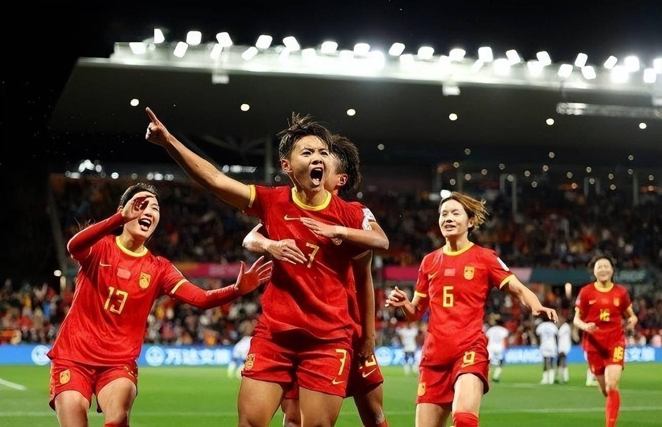（女足 世界亚军）亚运会加油！女足世界排名更新：中国女足下降1席，位列第15