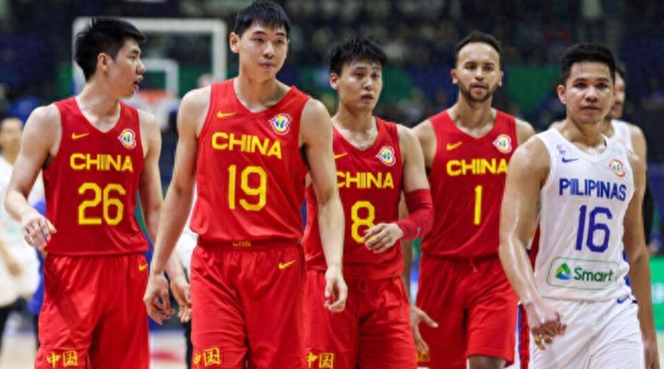 （中国男篮输菲律宾）中国男篮罕见惨败菲律宾，赵继伟等球员状态同时低迷，发生了啥？