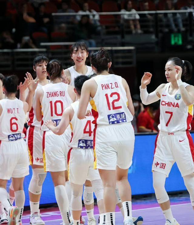 （中国女篮亚运会名单）中国女篮亚运争冠，韩旭等6人领衔，双塔完美回归，派出最强12人