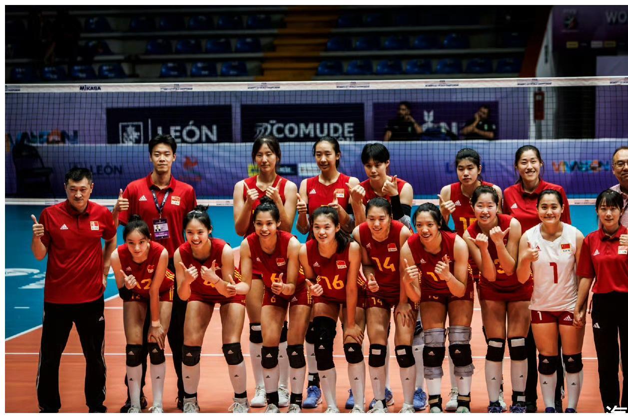 （中国女排世锦赛半决赛对意大利队）中国女排复仇成功！强势晋级世锦赛半决赛，将和巴西争夺决赛名额