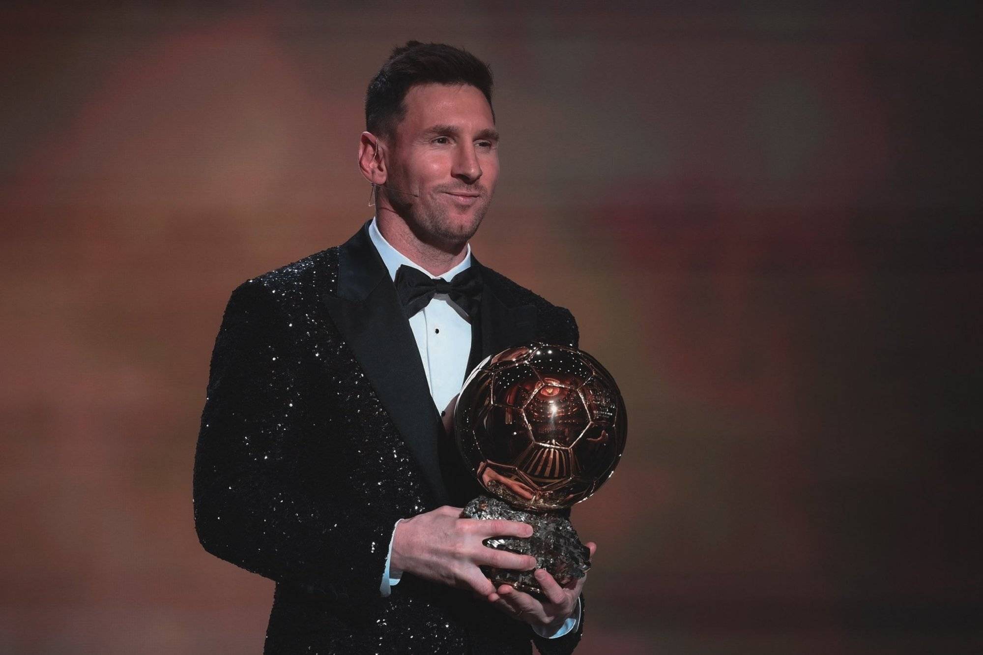 （梅西入围金球奖）媒体：梅西如果获得金球奖，将是史上首位非欧洲俱乐部球员获奖者！插图