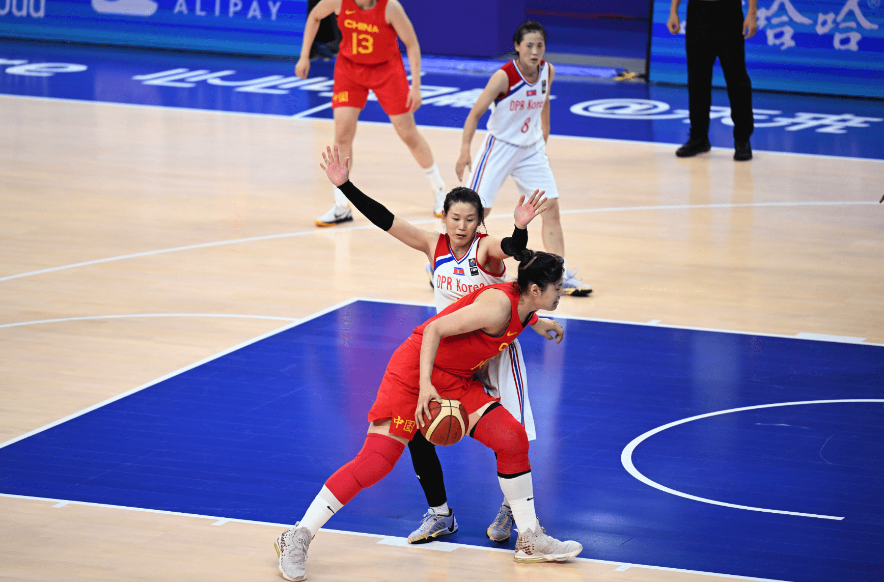 （中国女篮朝韩联队决赛）遗憾错过朝鲜神秘女巨人！中国女篮挺进决赛，将对阵老对手！插图