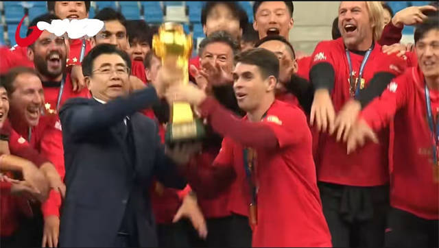 （中国足球出丑视频）又进去一个！中国足球又爆出丑闻，难怪宋凯不吱声了，水太深了插图