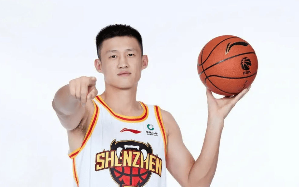 再见周鹏！中国男篮公布清退名单，34岁双料队长告别，球迷心痛插图